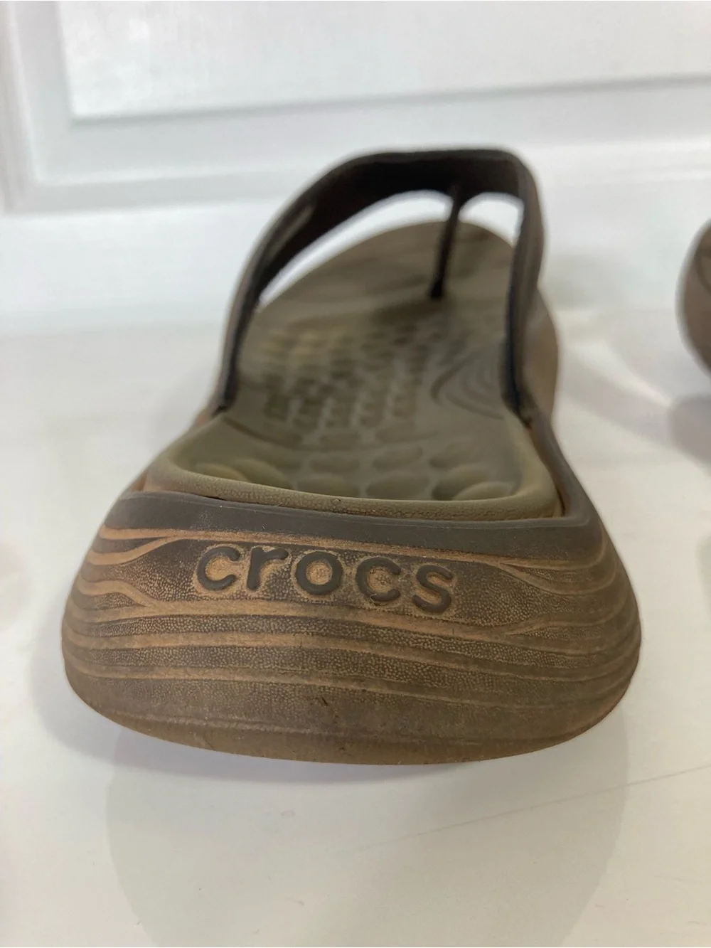CROCS Sandals Men 11 Brown Flip-Flops Reviva Thong Song